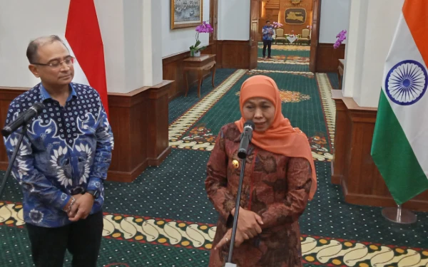 Thumbnail Berita - Dubes India Puji Khofifah, Gubernur Jatim Komitmen Penguatan Kerja Sama