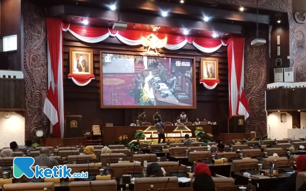 Thumbnail Berita - Pertanggungjawaban APBD 2024, Ini Catatan dan Rekomendasi Komisi D DPRD Jatim