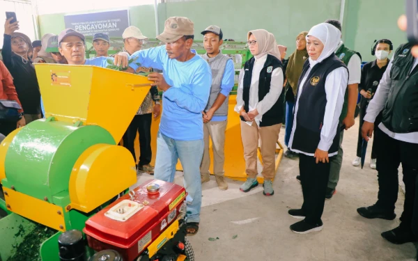 Thumbnail Berita - Resmikan TPS 3R di Lumajang, Gubernur Khofifah: Ubah Sampah Jadi Rupiah dengan Teknologi Sederhana