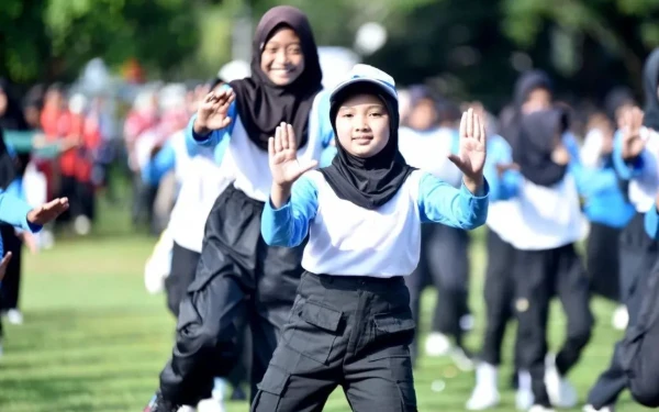 Foto Seluruh peserta lomba tengah senam pagi sebelum dibukanya kegiatan O2SN-FLS3N.
(Foto: Prokopim for Ketik)