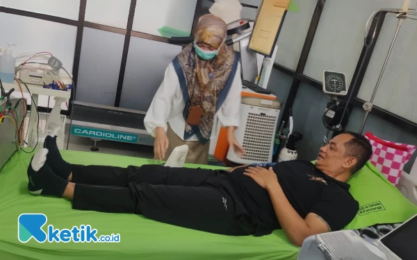 Foto DPRD Komisi II, Rudi Handoko saat menjalani medikal check up, Selasa, 27 Mei 2025. (Foto: Al Ahmadi/Ketik.co.id)
