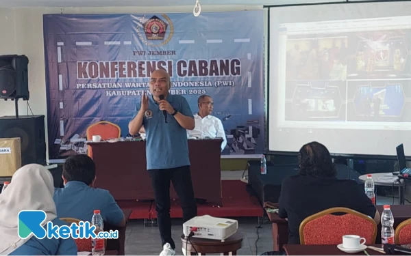 Thumbnail Berita - Rauh 24 Suara, Sugeng Prayitno Kembali Jabat Ketua PWI Jember