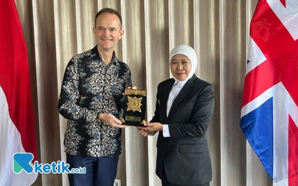 Thumbnail Berita - Dubes Inggris dan Pemprov Jatim Sepakat Beri Pelatihan Bahasa Inggris Bagi Guru Sekolah Taruna hingga Realisasi Proyek LRT