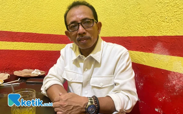 Thumbnail Berita - Tokoh Penggerak Kebudayaan AH Thony Dorong Aksara Jawa Masuk Raperda Kebudayaan Surabaya