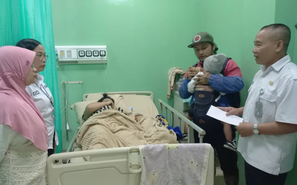 Thumbnail Berita - Ramai di Medsos Ibu Melahirkan Tertahan di RS Karsa Husada Kota Batu, Begini Kronologinya