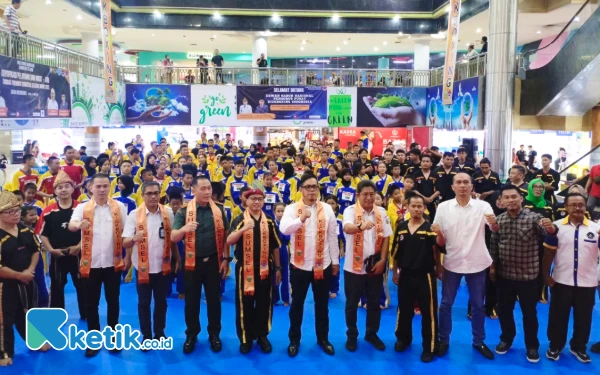 Foto Ketua Pengprov Kickboxing Sumsel, Mgs Syaiful Padli, membuka kegiatan Grading Black Belt & Colour Belt yang diikuti 126 peserta. Tiga penguji nasional turut hadir memberikan penilaian profesional. Rabu 28 Mei 2025 (Foto: M Nanda/ketik.co.id)