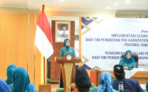 Thumbnail Berita - Isye Adhy Karyono Ajak PKK Jatim Berperan Aktif Cegah Perkawinan Anak