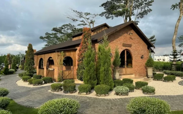 Foto Wisat Rustic ala Eropa Araya Arcade Garden di Kabupaten Malang. (Foto: Matic.id)