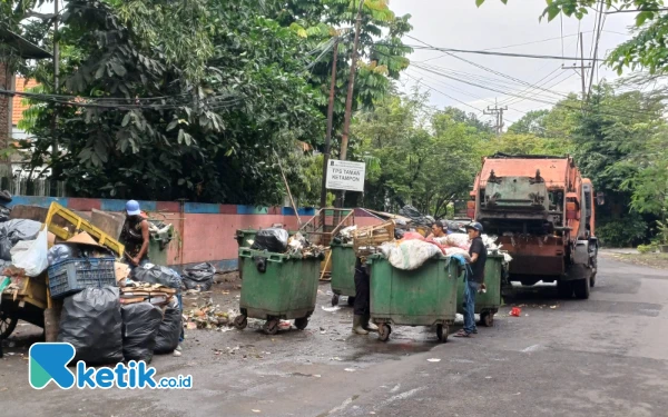 Thumbnail Berita - TPS Ketampon di Tengah Pemukiman dan Warung Makan, Ini Pendapat Warga