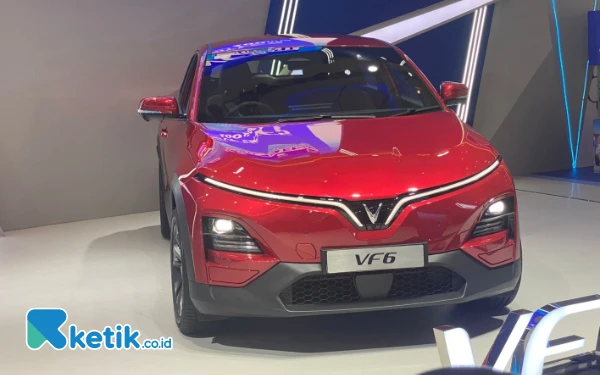 Thumbnail Berita - VinFast Kenalkan Mobil Listrik dengan Setir Kanan di IIMS Surabaya 2025