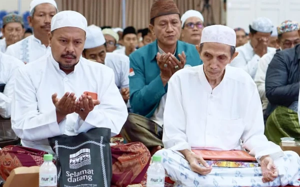 Thumbnail Berita - Dua Ulama Karismatik Hadiri Nahdlatul Kulub Sidogiri Probolinggo