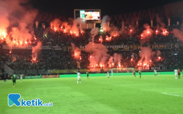 Thumbnail Berita - Persebaya Didenda Komdis PSSI Rp 200 Juta, Ini Reaksi Bonek
