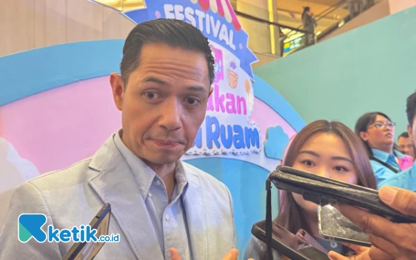 Thumbnail Berita - Dude Herlino Berikan Tips Cara Pilih Popok Bayi Anti Iritasi