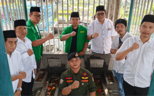Thumbnail Berita - Penghormatan untuk Wali Kota Surabaya Pertama, FJN Usulkan dr. Radjamin Nasution Jadi Nama Jalan