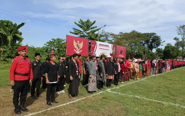 Thumbnail Berita - Hari Lahir Pancasila, PDIP Jember Gelar Upacara Berpakaian Adat dan Seni Budaya
