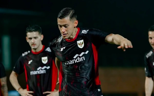 Thumbnail Berita - 5 Pemain Timnas Indonesia Absen Lawan China, Jay Idzes Beri Jawaban Tak Terduga
