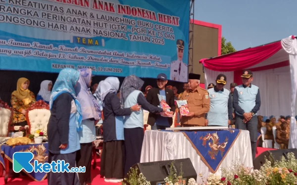 Foto Bupati Malang Sanusi ketika hadir dalam HUT IGTKI. (Foto: Binar Gumilang/Ketik.co.id)