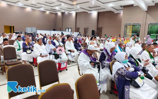 Thumbnail Berita - Heboh Haji Furoda Gagal Berangkat, Begini Penjelasan Kemenag Jatim