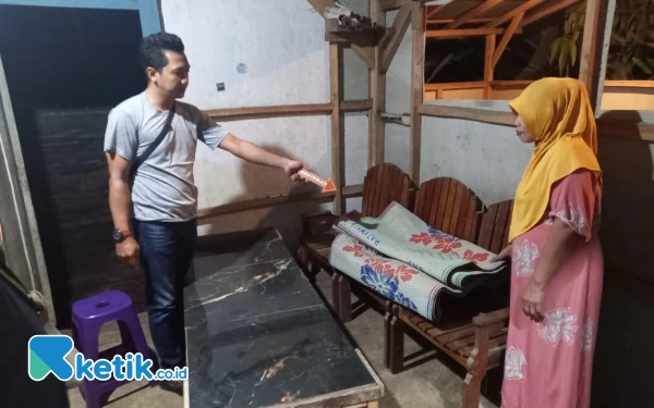 Thumbnail Berita - Bayi Perempuan dengan Ari-Ari Masih Menempel Ditemukan di Angkringan Karangdadap Pekalongan
