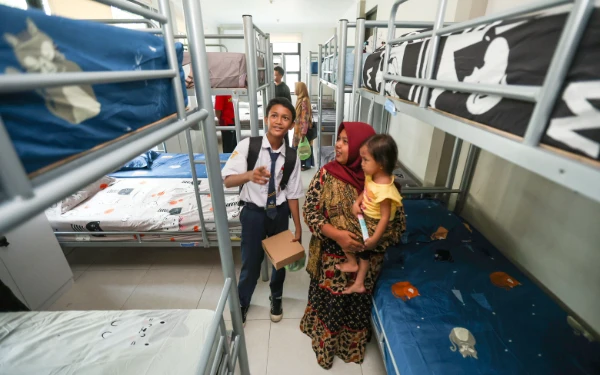 Thumbnail Berita - Tak Gembleng Anak-anak ke Barak seperti KDM, Eri Cahyadi Pilih Latih Wirausaha dan Olahraga
