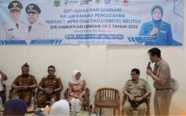 Thumbnail Berita - ‎Deteksi Dini Hipertensi dan Diabetes, Dinkes Kota Batu Hadirkan Dokter di Posyandu