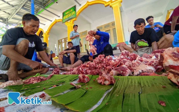 Thumbnail Berita - Iduladha: Pacitan Serukan Besek dan Daun untuk Bungkus Daging Kurban