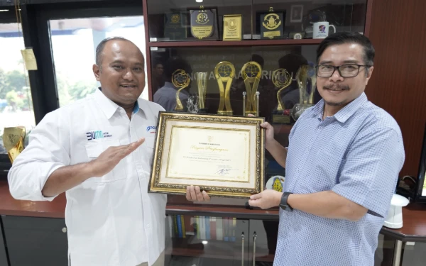Thumbnail Berita - Usung Pesona Laut dan Budaya, Pelindo Sabet Juara 1 Mobil Hias Surabaya Vaganza 2025