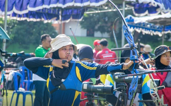Thumbnail Berita - Unesa Kokoh di Puncak Klasemen Pomprov Jatim 2025, Panen Emas dari Atletik hingga Woodball