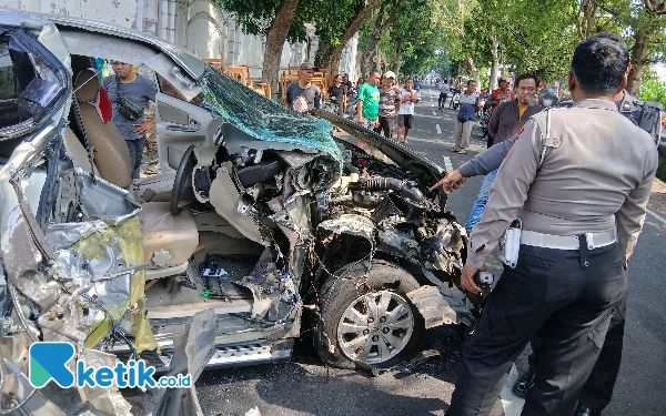 Thumbnail Berita - Kecelakaan di Jalan Kalibrantas Blitar Libatkan Dua Kendaraan, Kerugian Capai Rp15 Juta