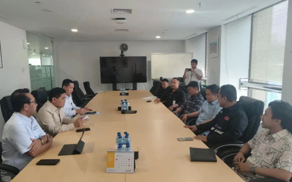 Thumbnail Berita - FPM Datangi Kementerian PKP, Desak Dugaan Korupsi BSPS Sumenep Diusut Tuntas