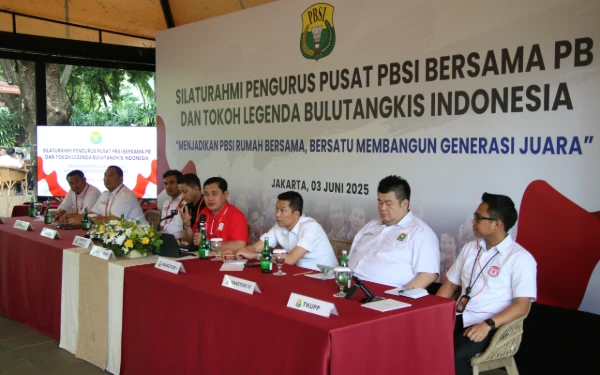 Foto PP PBSI Fadil Imran silahturahmi bersama Pengprov dan legenda bulutangkis Indonesia di Jakarta, 3 Juni 2025. (Foto: PP PBSI)