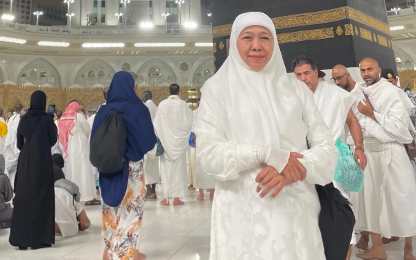 Thumbnail Berita - Gubernur Khofifah Sampai di Arafah, Doakan Kebaikan bagi Warga Jatim