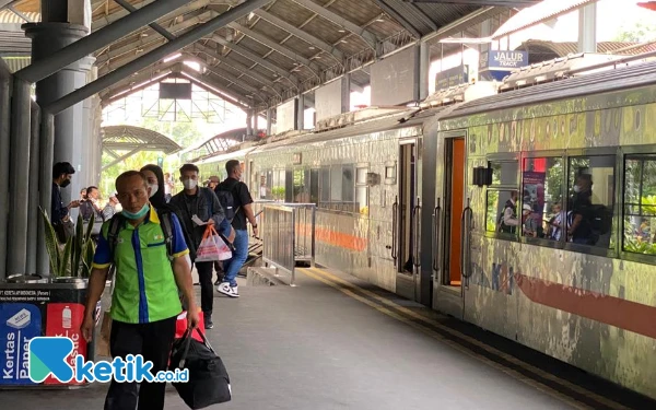 Thumbnail Berita - H-1 Iduladha, 39 Ribu Penumpang Gunakan Kereta Api di Daop 8 Surabaya