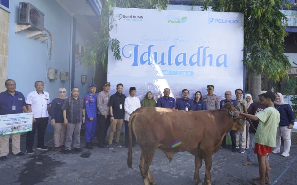 Thumbnail Berita - Program TJSL Iduladha 2025, Pelindo Regional 3 Sub Regional Jawa Tebar 22 Ekor Sapi Kurban