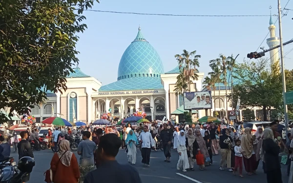 Thumbnail Berita - Shalat Iduladha 1446 H di Masjid Nasional Al-Akbar Surabaya, Mohammad Nuh: Tiga Cara Terbaik Atasi Defisit Kebaikan