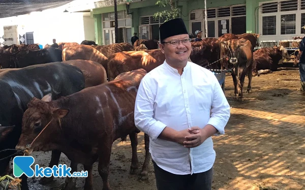 Thumbnail Berita - RPH Surabaya Sumringah Jasa Potong Hewan Kurban Naik di Iduladha 1446 H