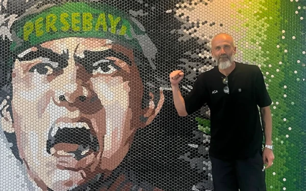 Thumbnail Berita - Resmi Pimpin Persebaya, Eduardo Perez Moran Siap Kerja Keras