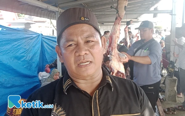 Foto Kepala UPTD Masjid Baiturrahmah, Rusdy saat diwawancarai (Helman/Ketik.co.id)