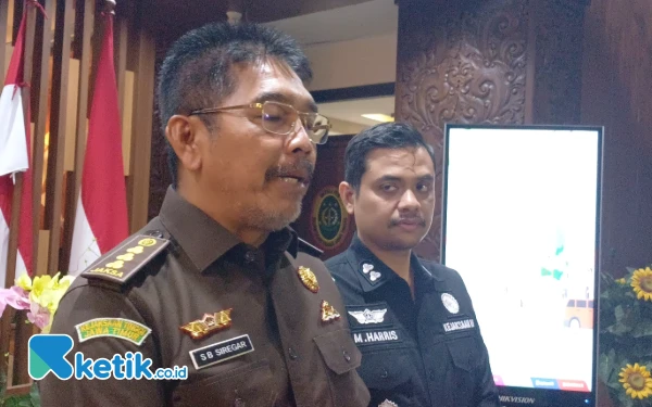 Thumbnail Berita - Kejati Jatim Periksa 30 Kepala SMK Swasta Terkait Dugaan Korupsi Dana Hibah, Jurusan Multimedia Dapat Sepeda Motor