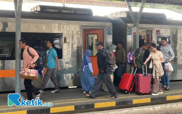 Thumbnail Berita - KAI Daop 8 Surabaya Layani 183 Ribu Penumpang pada Momen Iduladha 1446 H