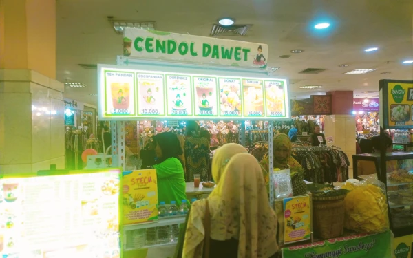 Thumbnail Cendol Dawet  Laris Manis di Festival STECU ITC Surabaya, Buruan Serbu!