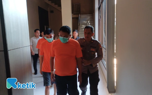 Thumbnail Berita - Kasus Oplosan LPG Subsidi, Ditreskrimsus Polda Jatim Buru Pemasok Segel Tabung Gas