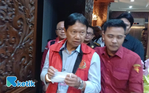 Thumbnail Berita - BREAKING NEWS! Eks Direktur Polinema Ditahan Kejati Jatim, Ini Kasusnya