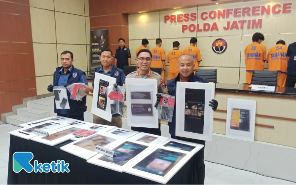 Thumbnail Berita - Polda Jatim Tangkap Admin dan Member Grup Gay dari Surabaya