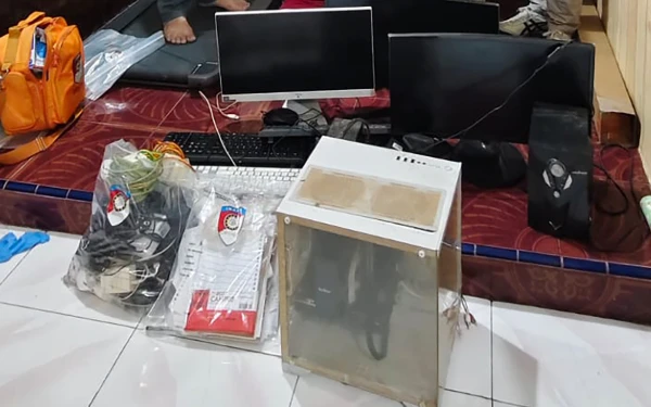 Foto Foto Barang Bukti Judi Online (Foto/Humas Polda)
