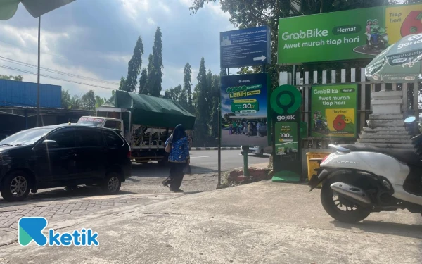 Thumbnail Berita - Driver Ojol Kota Malang Bersuka Ria! Leluasa Angkut Penumpang di Terminal Arjosari