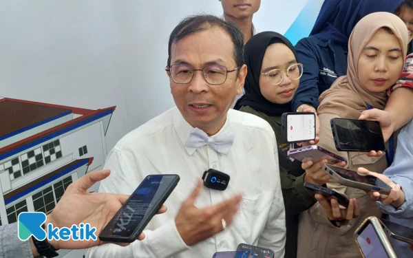 Thumbnail Berita - Rektor Baru Unair Targetkan 20 Persen Guru Besar, Fokus Tingkatkan Riset dan Kualitas Akademik