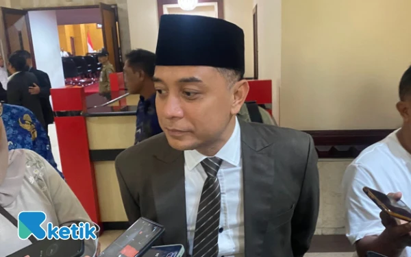 Thumbnail Berita - Blunder, Eri Cahyadi Beri Kebebasan Minimarket Bebas Parkir atau Berbayar Karcis