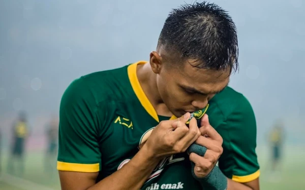 Thumbnail Berita - Rachmat Irianto Kembali Berseragam Persebaya, Arek e Moleh!