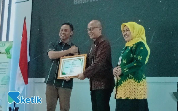 Foto RSUD Majenang mendapat Award Pajak Daerah. (Foto: Nani Eko/Ketik)